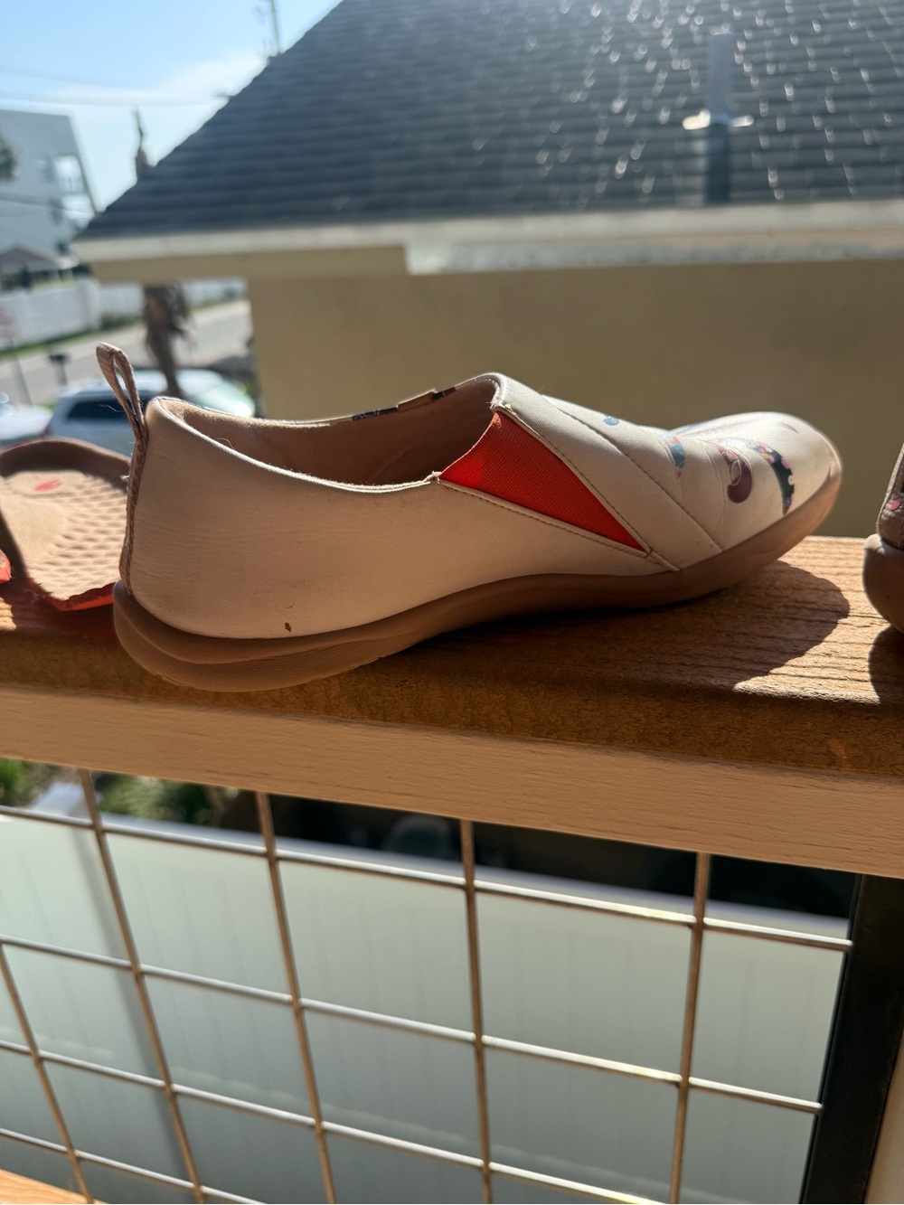 UIN White Floral-Pattern Slip-On Shoes with Blue and Red Accents - Picture 10 of 16